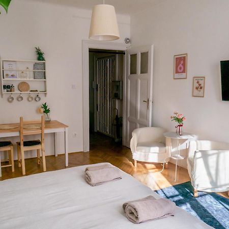 Quiet Apartment Near Buda Castle Budapest Luaran gambar